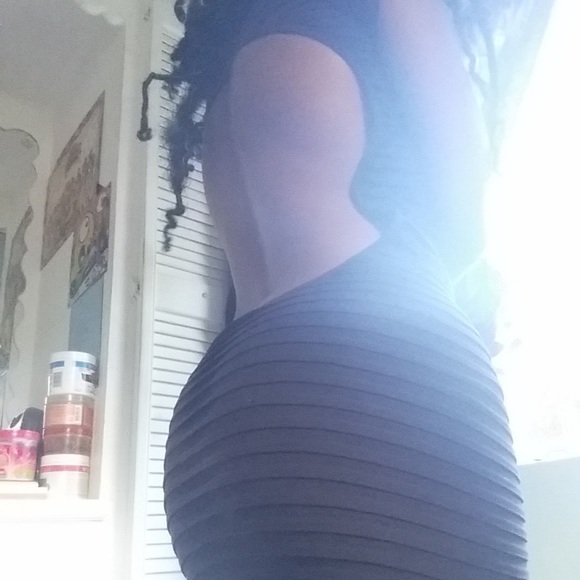 Bodycon, Backless Dress - Picture 4 of 4